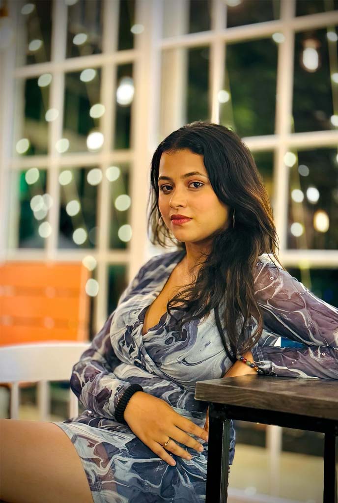 Mona Super Hot Escort