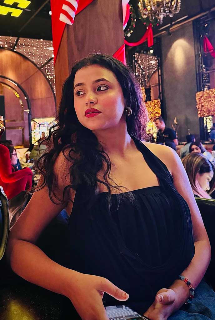 Mona Super-Hot Escort